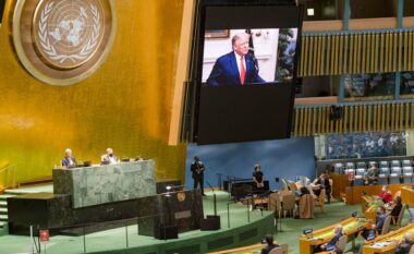 SHBA e vendosur kundër emigrantëve të paligjshëm, ja çfarë propozon administrata e Trump në OKB në lidhje me azilkërkuesit