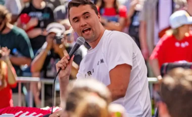 Studenti që foli i fundit me Charlie Kirk thyen heshtjen pas vrasjes së tij në Utah