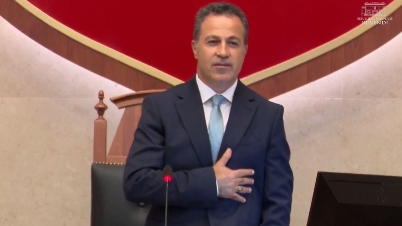Niko Peleshi, kreu i ri i Kuvendit të Shqipërisë, merr 84 vota pro! Mazhoranca duartroket, opozita proteston