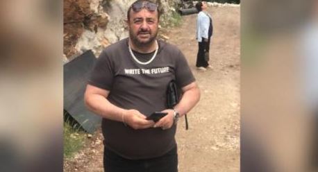 “Vuante nga ishemia dhe diabeti”/ Ndërroi jetë pas 10 ditëve në paraburgim, familjarët e Besnik Koçiut: Të hapen kamerat! U mbajt i izoluar dhe nuk iu dha ndihma e parë