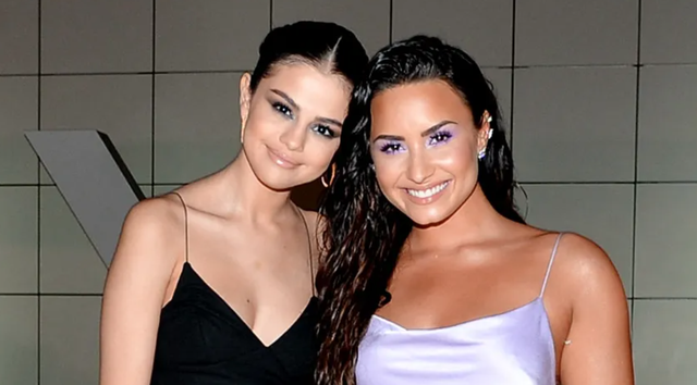 Demi Lovato e lumtur për fatin e Selena Gomez it  por i hakërrehet  dashakeqasve 