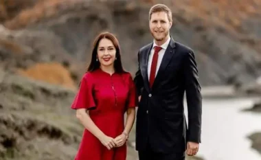 Elia Zaharia flet për divorcin me Princ Lekën: Jeta të ngre dhe të rrezon