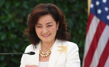 Ish-ambasadorja e SHBA në Shqipëri, Yuri Kim largohet nga diplomacia amerikane: Jam krenare që kam shërbyer për 29 vite