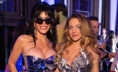 Sydney Sweeney feston si një yll pop-i! Ditëlindje me stilin e Britney dhe surpriza VIP