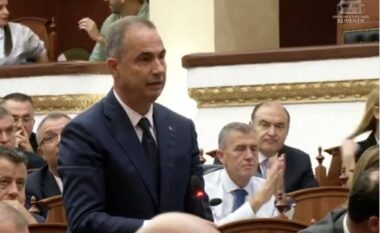 Luçiano Boçi kritikon Peleshin: Nuk ka ndodhur në historinë e parlamentarizmit të ketë vetëm 4 folës dhe të kalojë në votim