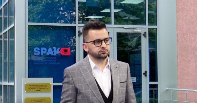 FOTO/ Kush janë dy njerëzit që çuan në SPAK, kryebashkiakun e Ersekës, Erion Isain?