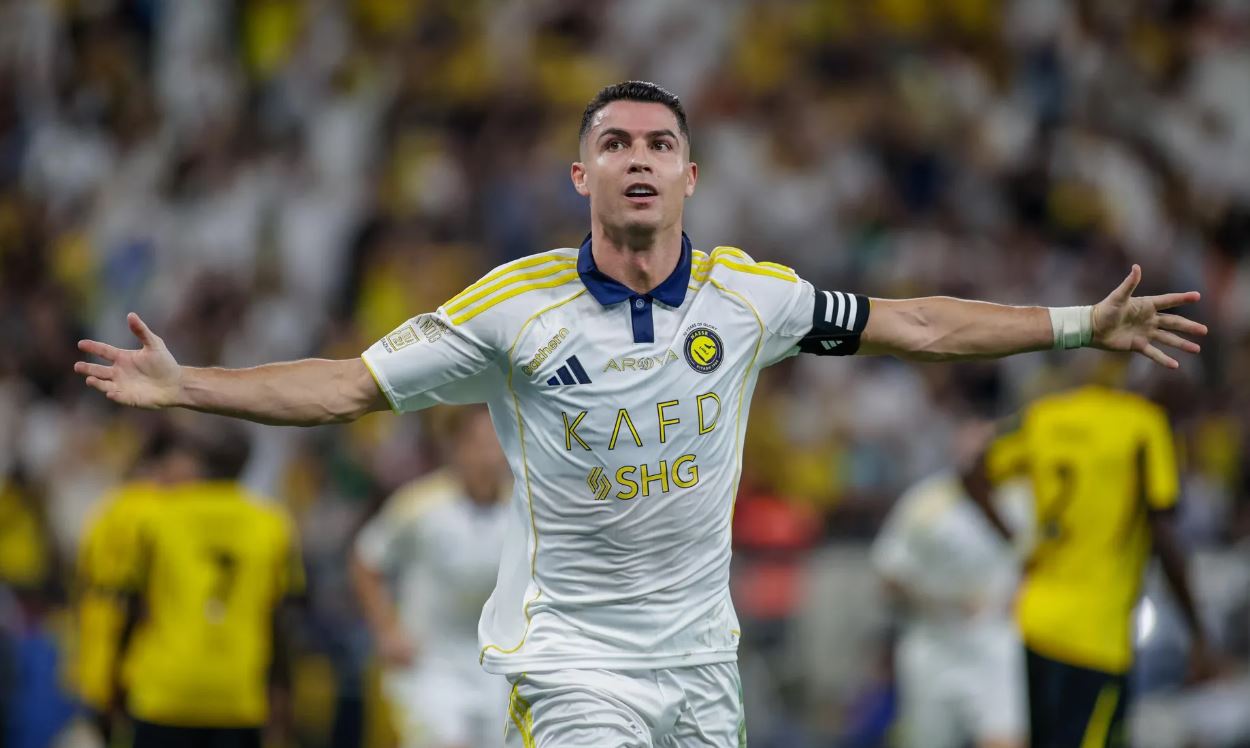 Kristiano Ronaldo triumfon ndaj Benzema, Al Nassr lider në Arabi, Mitaj e sheh nga tribuna (VIDEO)