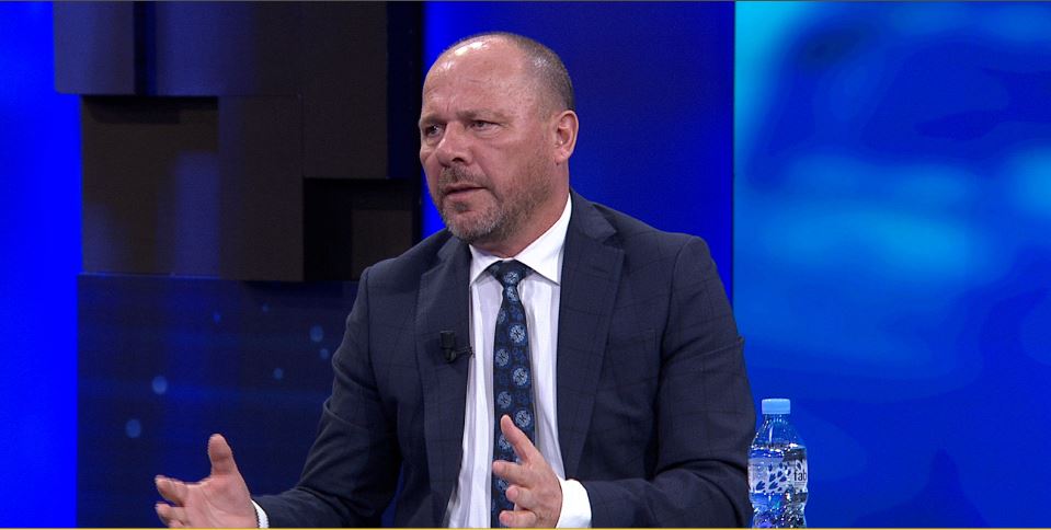Ndodhesha në shtëpi me bashkëshorten/ Dëshmia e Xhelal Mziut: Nuk dyshoj tek asnjë person