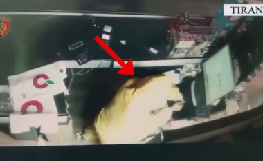 Vodhi një shumë parash në një market, arrestohet 32-vjeçari në Tiranë (VIDEO)