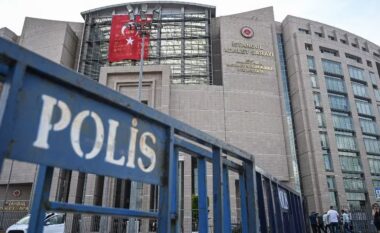 “Fyese për Islamin”/ Turqia arreston një komedian dhe një reper, shkak bëhet një shaka