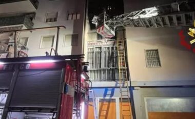 Tragjike/ Ndërtesa u përfshi nga flakët, tre familjarë humbin jetën