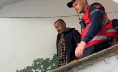 Kërcënoi se do vriste çdo gjyqtar që do i dënojë nipin, policia shoqëron Gjovalin Shkambin