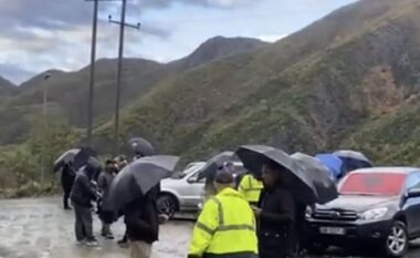 Minatorët e Spaçit në ditën e 17-të të protestës, drejtuesit e kompanisë i kërcënojnë me largim nga puna