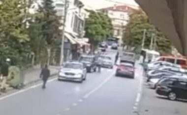 Dalin pamjet e sherrit me shkopa bejsbolli në Bilisht, shkak dyshohet pazaret për kontrabandën