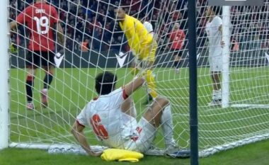Mbyllet në barazim pjesa e parë, Jordania shënon gol dhe autogol!