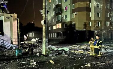 Ukraina vendos ndërprerje emergjente të energjisë në gjithë vendin pas sulmeve të fundit ruse