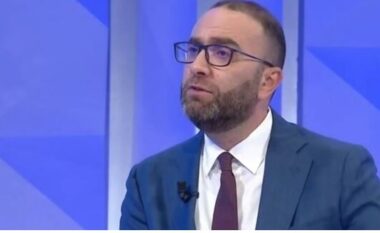 Pse PD kërkon shkarkimin e Begajt? Bardhi: Ka shkelur Kushtetutën shtatë herë!