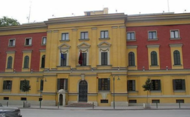 “Bujqësia”, miliona abuzime/ Zbardhen shkeljet e zyrtarëve të Ministrisë, miliona lekë motorë e veshje për veterinerët