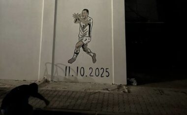 FOTO-LAJMI/ Muralja e parë për Rey Manajn, Mitrovica i thur lavdi pas golit ndaj Serbisë