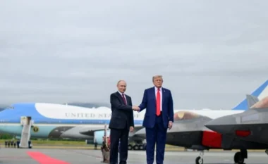 Polonia kërcënon me arrestimin e Putinit nëse kalon hapësirën e saj ajrore