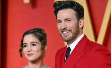 Chris Evans dhe Alba Baptista mirëpresin fëmijën e tyre të parë