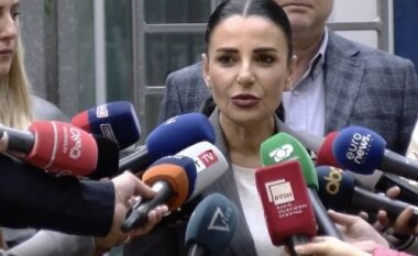 “Shkelje e barazisë në tendera”/ Rreth 40 minuta para prokurorëve të posaçëm, Balluku del nga SPAK: Kam pranuar kërkesën për një çështje në hetim