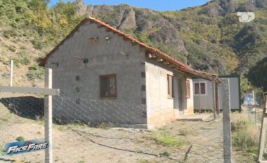 Lumi Fan i mori shtëpinë, prej 8 vitesh jeton në kontenier, ende pa dëmshpërblim