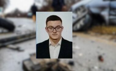 Aksidenti i rëndë në Elbasan, humb jetën në spital 22-vjeçari (EMRI)