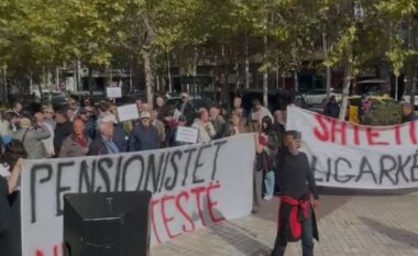 Minatorët e Spaçit protestë para Kuvendit, kërkojnë rritje të pensioneve dhe kushte të mira pune