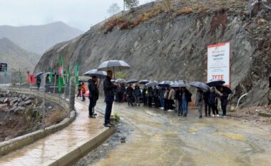 16 minatorë të Spaçit u shkarkuan, kompania e quan të paligjshme grevën: Rikthehuni në punë