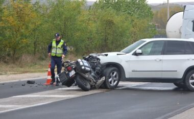 Aksident në Pogradec/ Makina përplaset me motorin, plagosen dy turistë francezë
