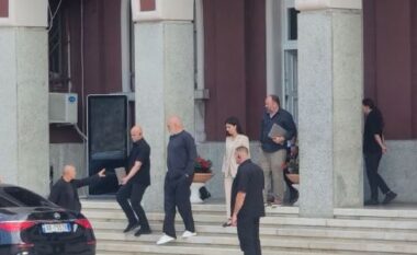 Dorëhiqen krerët e njësive administrative të Bashkisë së Durrësit, emërohen drejtuesit e rinj (EMRAT)
