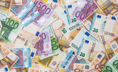 Euro regjistron minimum të ri historik