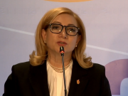 Holta Zaçaj: Nuk jemi pronë e politikanëve, një Gjykatë Kushtetuese që nuk guxon, është thjesht dekor institucional