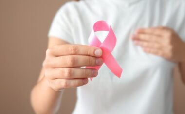 Tetori Rozë/ Rama mesazh ndërgjegjësimi grave dhe vajzave: Kryeni mamografinë falas