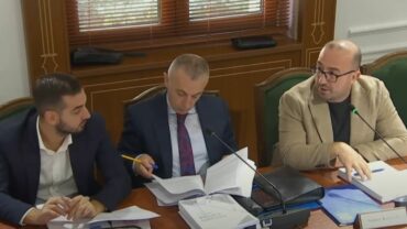 Ironia e Saimir Korreshit: Kryeprokurori si magazinier, s’bën dot hyrje-daljet, t’i shtohen kompetencat