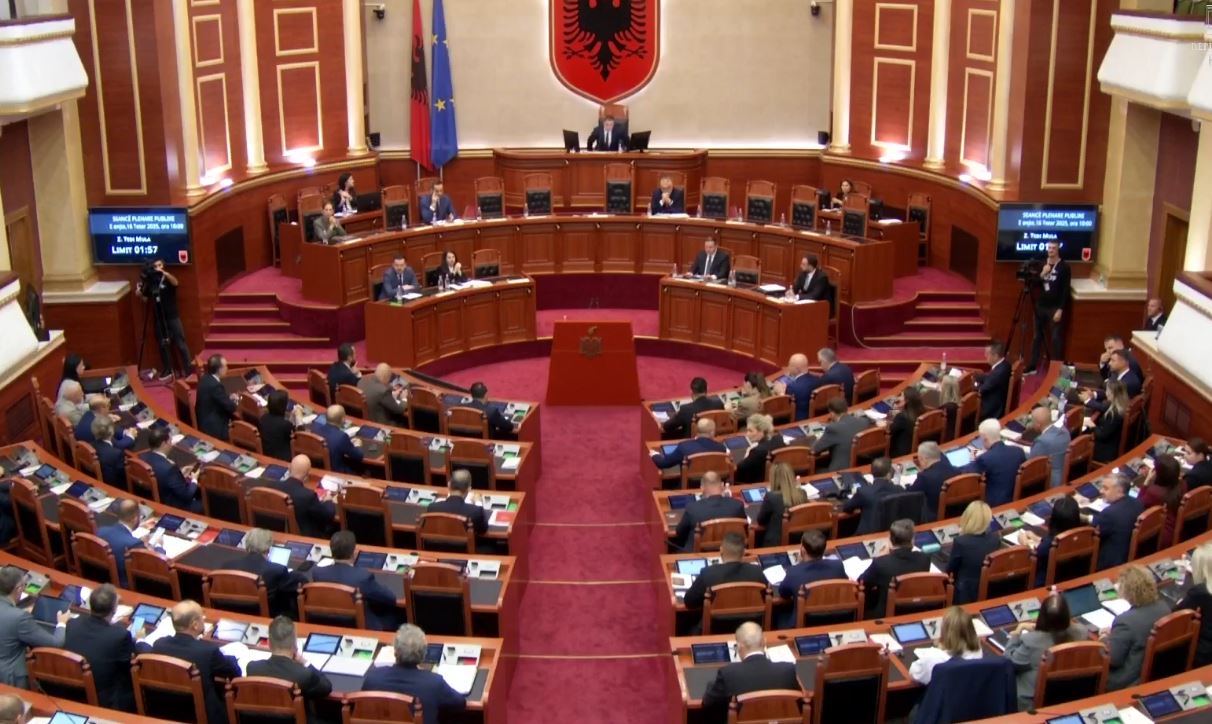 deputeti-i-opozites-peleshit-jepni-doreheqjen-nuk-e-di-e-keni-skenar-apo-jeni-i-paafte