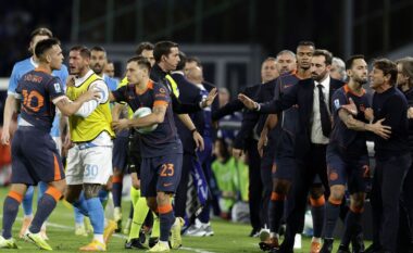 Po e bën veten të ndyrë, si degradoi sherri mes Lautaros dhe Kontes, incidenti daton që nga viti 2021 (VIDEO)