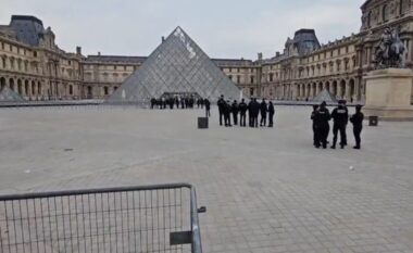 Grabitje spektakolare në muzeun e Luvrit, 3 persona marrin bizhuteritë nga koleksioni i Napoleon Bonapartit