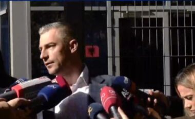 Ironia e deputetit të PD-së pas daljes nga SPAK: Jam Bledioni, jo Belinda, ajo do dëshmojë para kolegëve të Erionit, erdha të inspektoj… (VIDEO)