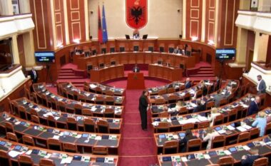 PS refuzoi ngritjen e komisioneve hetimore, opozita braktis sallën e Kuvendit! Ja mesazhi për deputetët e PD