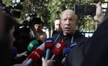 Behgjet Pacolli del nga Prokuroria e Tiranës pas 3 orësh