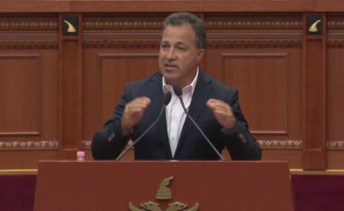 Kuvendi rrëzon kërkesën e opozitës për shkarkimin e Niko Peleshit