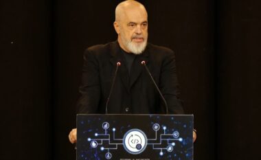 Institucioneve do t’u zgjerojmë “trurin” nëpërmjet AI/ Kryeministri Rama: Duhet të krijojmë një akselerator të fuqishëm në mbështetje të Diellës