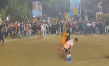 VIDEO/ Kandidat për golin e vitit, gjuajtja e portierit goleador bën xhiron e rrjetit