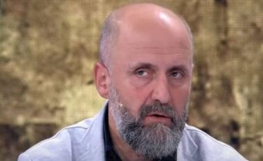 Alfred Cako zbraz fjalorin ndaj Fatos Nanos: I neveritshmi vdiq në Halloween! Vrasës i Azem Hajdarit, komunist dhe i shëmtuar