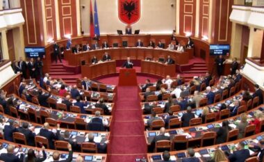Balla propozoi ndërprerjen e diskutimeve në Kuvend, opozita kundërshton, Berisha nuk largohet nga foltorja