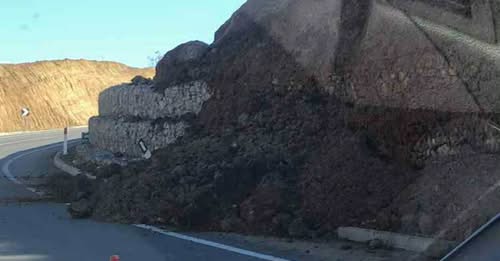 U përurua dy muaj më parë nga Balluku dhe kushtoi 260 milionë euro  rrëshqitje dheu në rrugën Qukës Qafë Plloçë