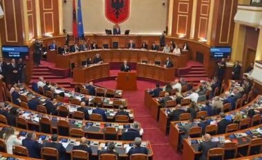 Opozita “bëhet bashkë” me PS! Miratojnë me 105 vota pro ngritjen e Komisionit të Posaçëm për Reformën Zgjedhore