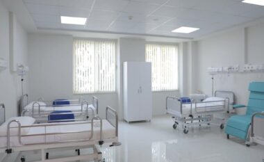 Pacienti humbi jetën nga neglizhenca gjatë trajtimit mjekësor, procedohet mjekja në Fier
